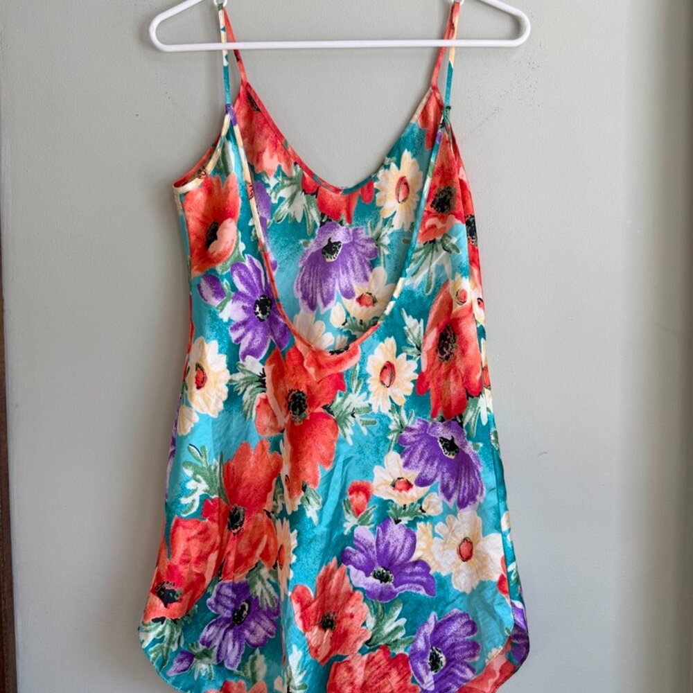 3/$30 ๐ Vintage Floral Nightgown - Picture 6 of 14